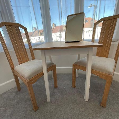 Double Bedroom With Tv In Sudbury Hill Wembley - 10 Mins From Wembley Stadium Harrow on the Hill Екстериор снимка